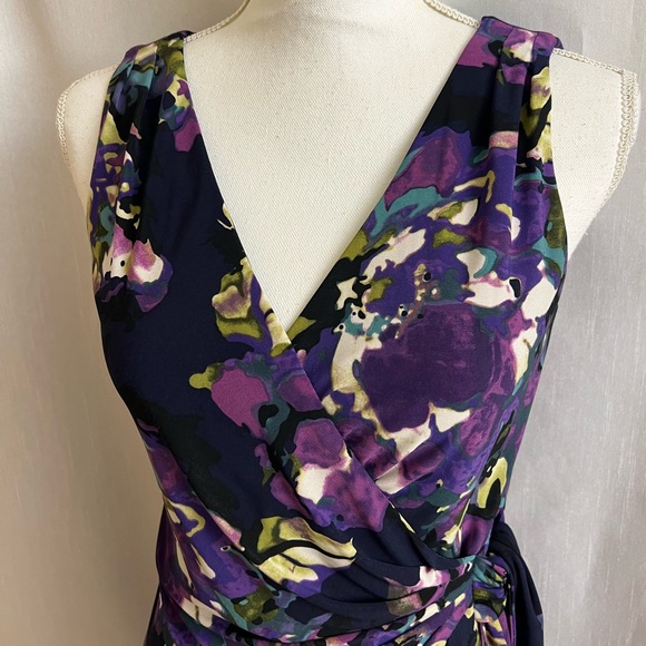 Stretchy, beautiful, multiple colored dress - Picture 2 of 10